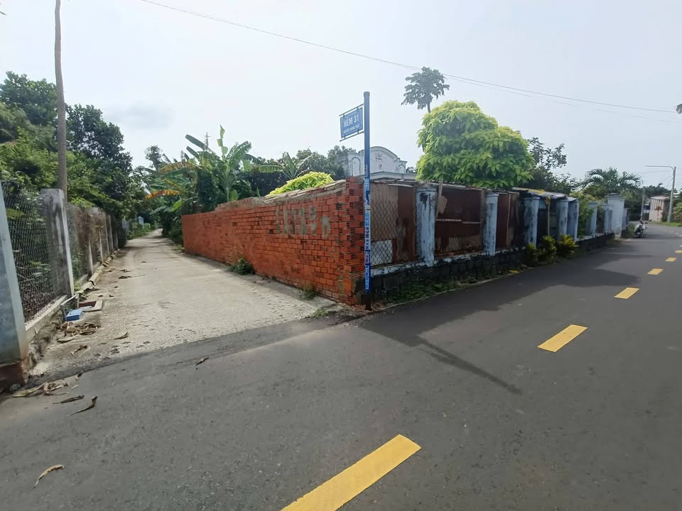 Bán Đất Đất Đỏ 208m² - Sổ Sẵn, Giá Hơn 900 Triệu, Xây Nhà Trọ Tốt