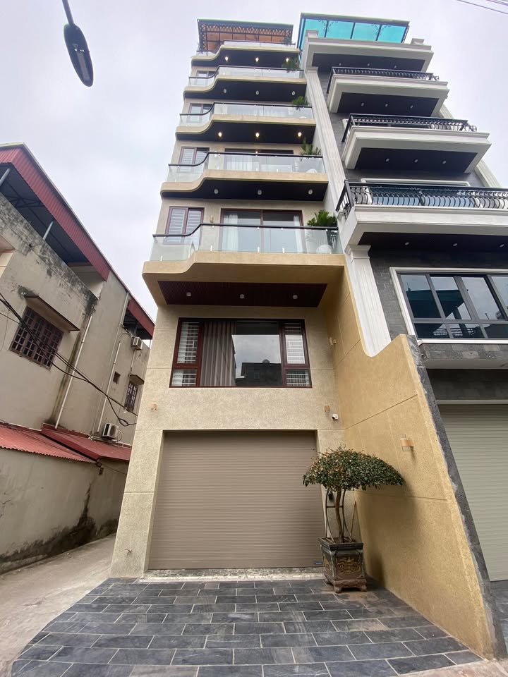 Bán Nhà 8 Tầng Thang Máy Mặt Tiền Kinh Doanh, Đối Diện AEON Mall Long Biên