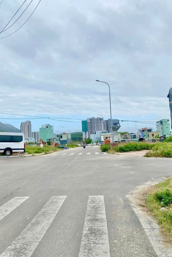 Bán Đất Mặt Tiền 110m² Quy Nhơn - Giá 4.4 Tỷ, Hướng Đông Bắc
