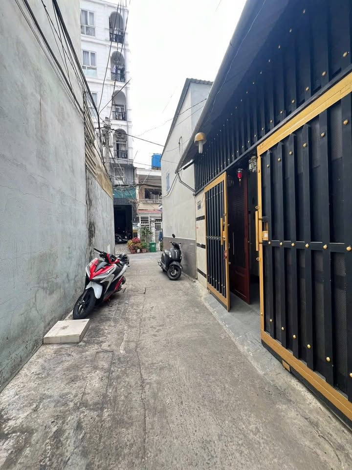 Cho thuê nhà 3PN, Hẻm Nguyễn Thị Thập, Quận 7 - Giá 13 Triệu/Tháng