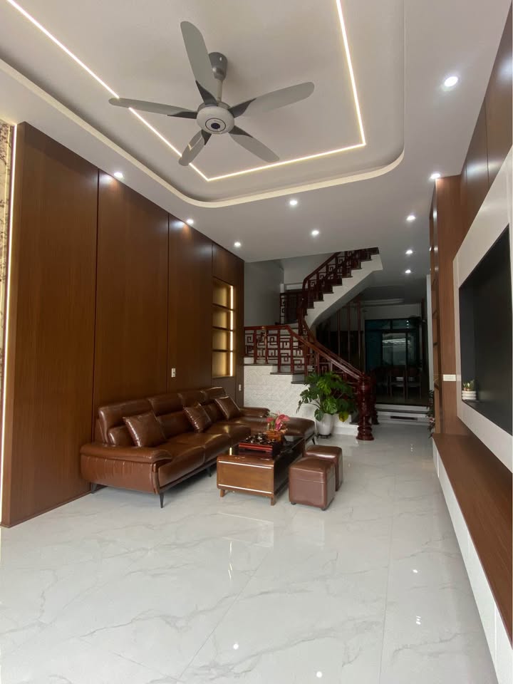 Nhà 4 Tầng Trục Chính KĐT Kì Bá, Thái Bình - 7 Tỷ