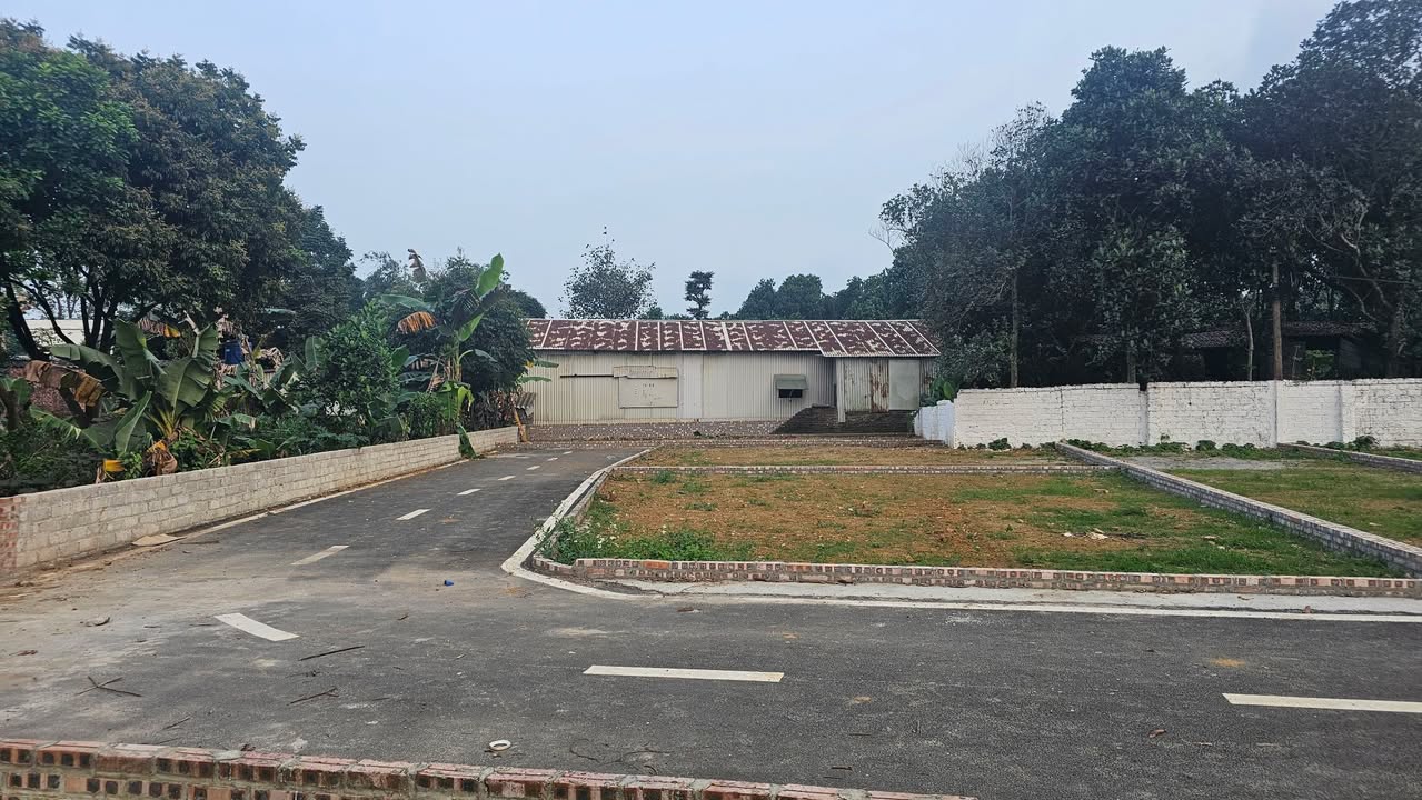 Bán đất Kim Sơn, Sơn Tây 100m² - Sổ hồng sẵn, 2 ô tô tránh