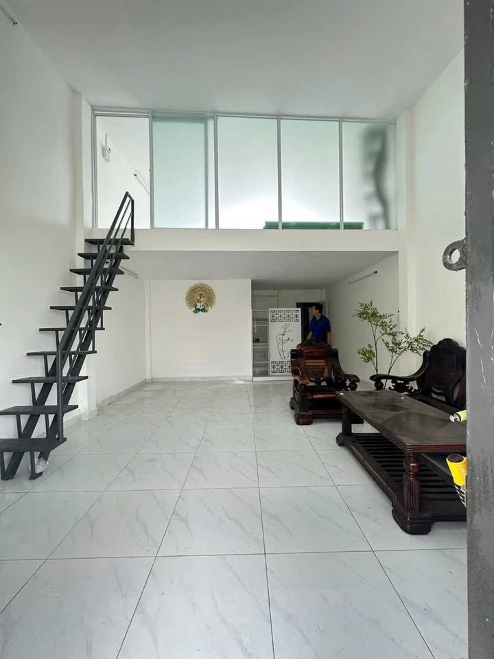 Nhà Nguyên Căn Quận 12 - 2PN, Xe Hơi, Giá 5.5 Triệu/Tháng