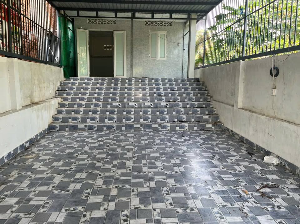 Mặt bằng 100m² mặt tiền Hùng Vương, Phan Thiết - Giá 10 triệu/tháng