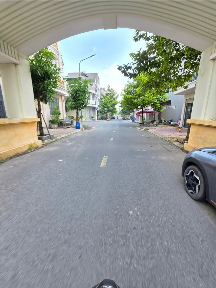 Bán đất Dĩ An 74.5m² mặt tiền Quốc lộ 1K - Sổ hồng sẵn 4.7 tỷ