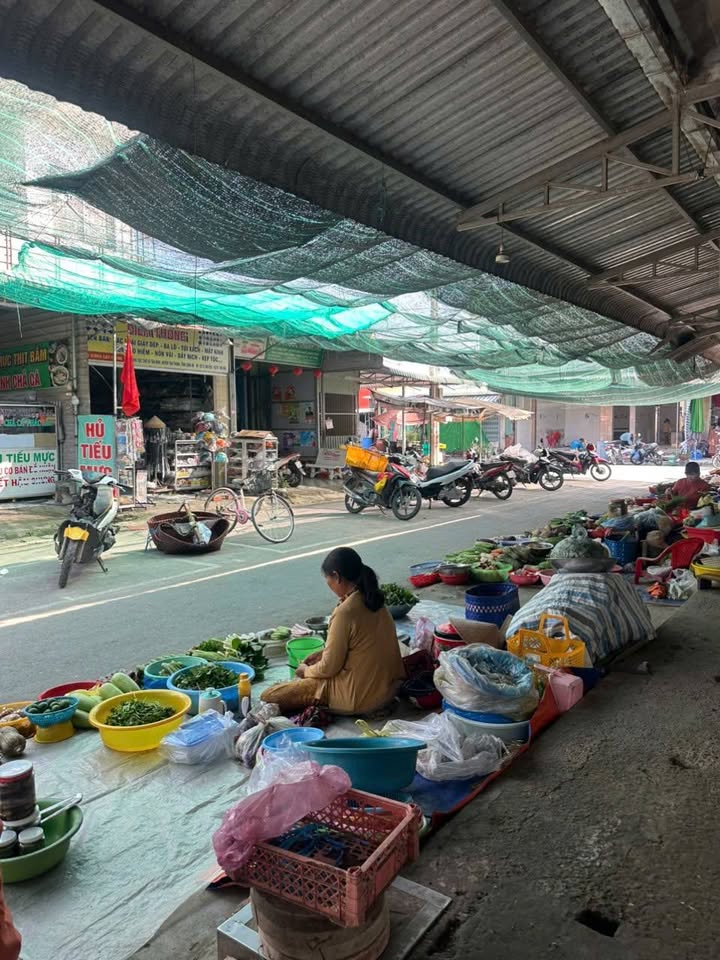 Bán Nhà 100m² Gần Chợ Tân Ninh, Long An - Sẵn Sàng Dọn Vào Ở Ngay