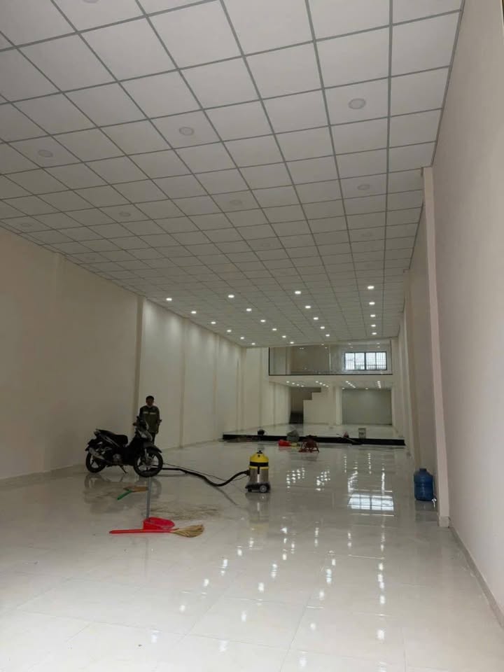 Nhà Xưởng Mới Hoàn Thiện Mặt Tiền Tô Ngọc Vân Q12 - 280m² - Giá 45 Triệu/Tháng