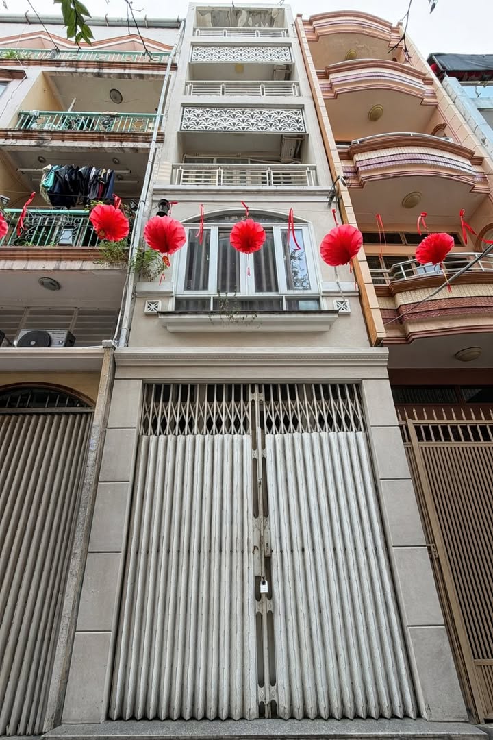 Nhà HXH Nguyễn Văn Cừ Q5 5 Tầng - 4PN Giá Tốt 7.45 Tỷ