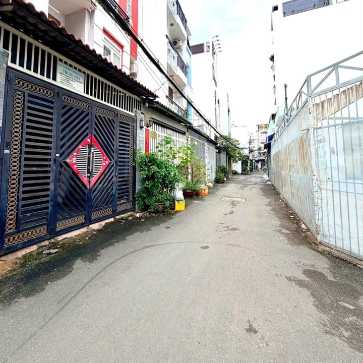 Nhà HXH Gò Vấp 45m² - 5.5 Tỷ - Gần Công viên Làng Hoa