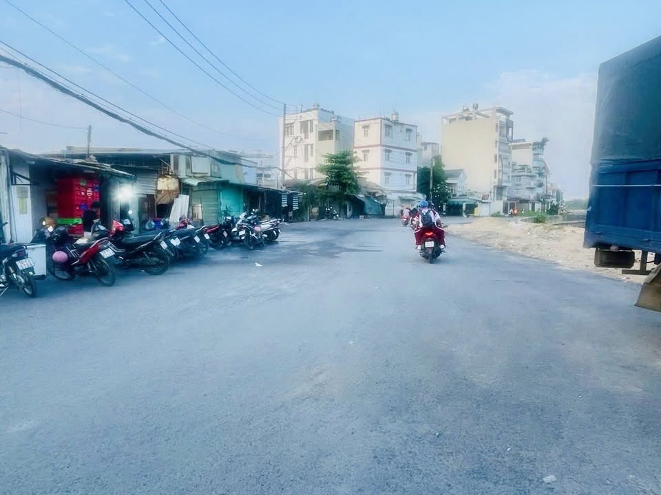 Nhà Mặt Tiền Kinh Doanh Kênh Tham Lương, Quận 12 - 114m², 6 Tầng, 11 Tỷ