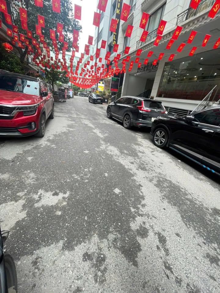 Nhà 40m² Hồ Tùng Mậu, Cầu Giấy - Ngõ Oto Tránh, Sổ Nở Hậu, Giá 7 Tỷ