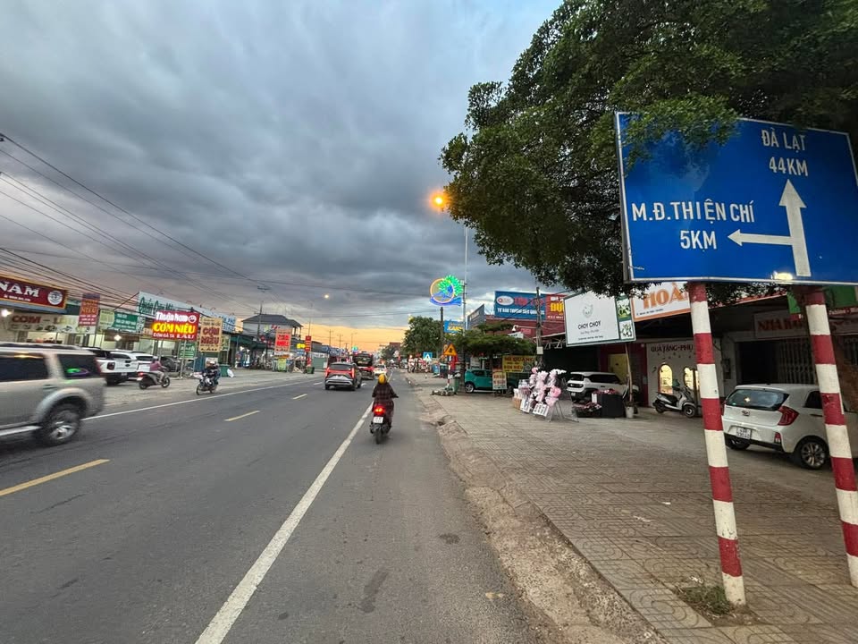 Bán Đất Mặt Tiền Ninh Gia - Đức Trọng 3500m² Sẵn Sổ Riêng, Kinh Doanh Tốt