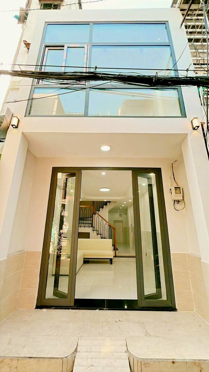Nhà 3 Tầng Đẹp Như Mới Quận 1 - 34m² Sổ Hồng Riêng