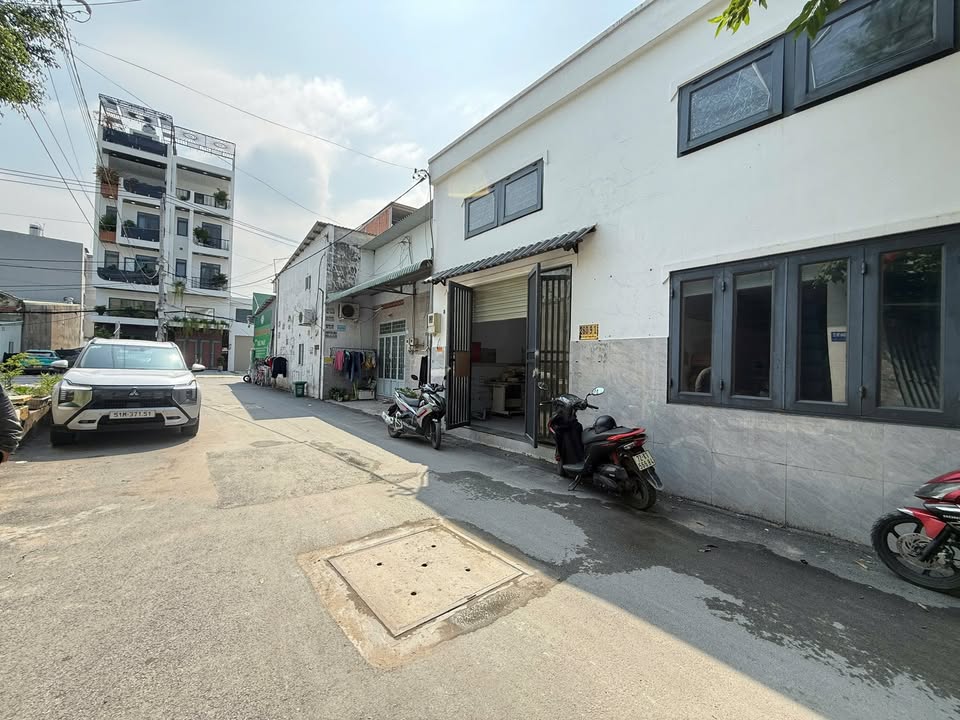 Bán Xưởng Cấp 4 Gác Lửng P. Thạnh Xuân, Q12 - 112m² Sổ Hồng Riêng