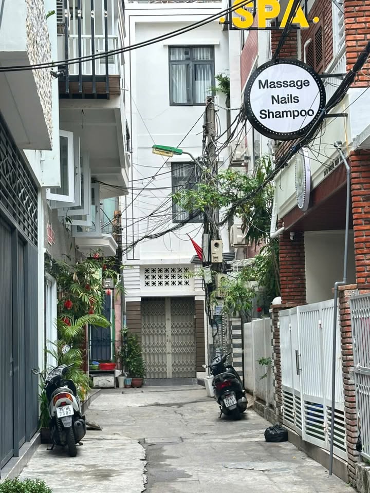 Bán Đất Tặng Nhà Cấp 4 - Ngang 15.6m Hẻm Nguyễn Thiện Thuật, Nha Trang 101.7m²