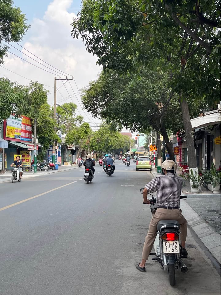 Mặt Tiền Nguyễn Thái Học, Dĩ An - 200m², Kinh Doanh Sầm Uất, 10 Tỷ