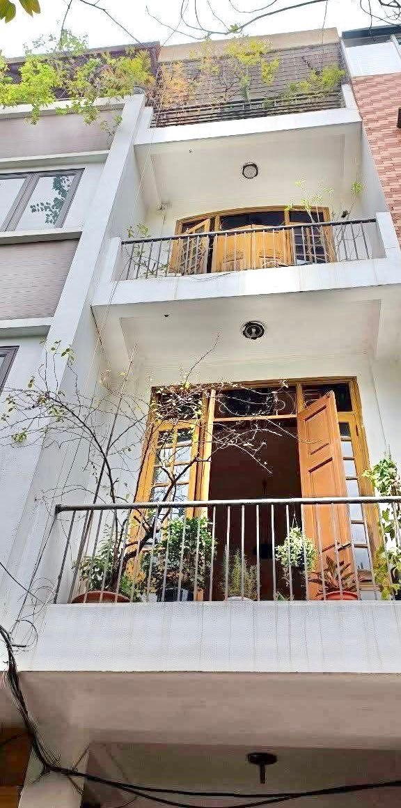 Nhà Nguyên Căn 144m² Đường Chiến Thắng, Văn Quán - Giá 11 Triệu