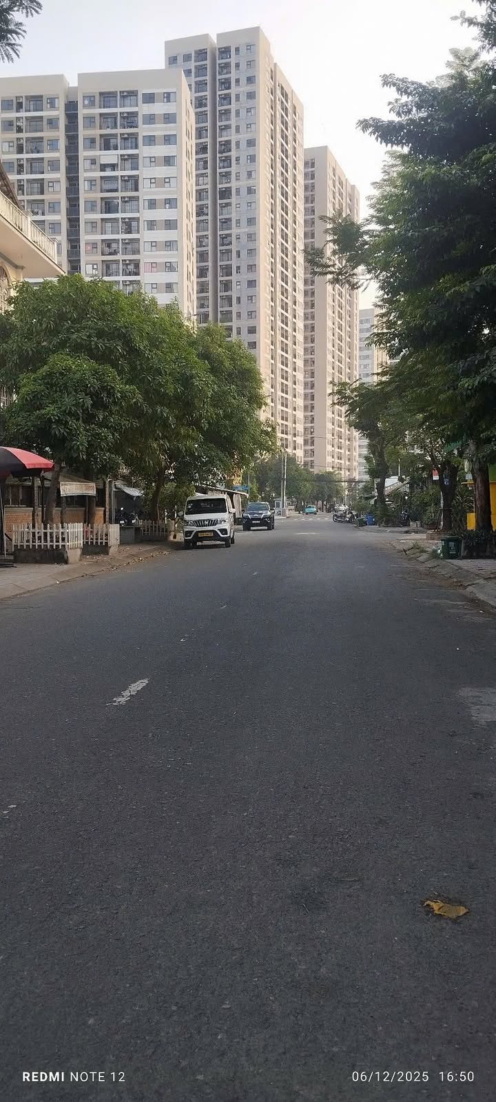 Nhà 2 Lầu Phước Thiện 140m² Sổ Hồng - Ngay Cổng Vinhomes Grand Park, Thủ Đức