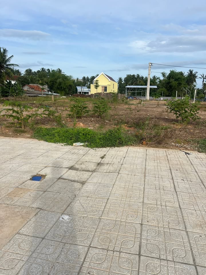 Bán Đất Nền Liền Kề KP8 Tam Quan Bình Định - 126m² Full Thổ Cư