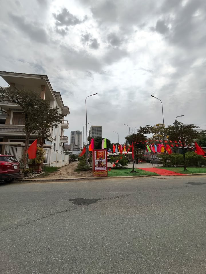 Đất Vàng Sơn Trà - 112m² - Kiệt Ô Tô Chính Hữu - Gần Biển Mỹ Khê - Giá 9 Tỷ