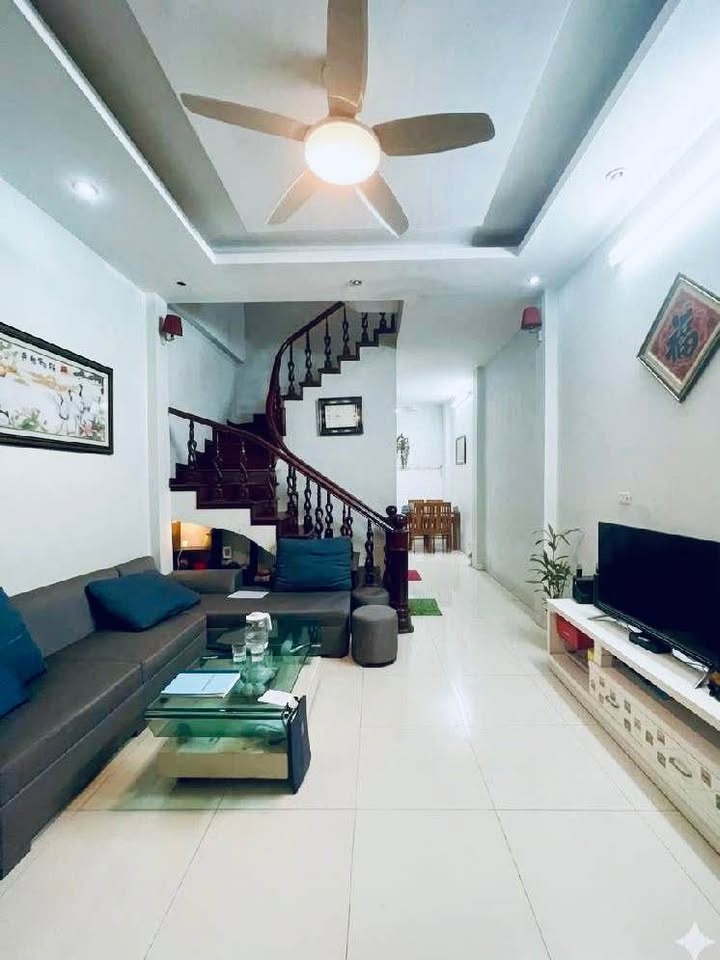 Nhà Trần Bình 40m² - 9.x Tỷ - Ô Tô, 2 Thoáng - Gần Viện 198, ĐH Thương mại
