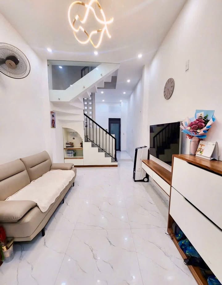 Nhà Nguyên Căn 50m² Phường Ngô Mây, Quy Nhơn - 3PN Full Nội Thất Giá 8 Triệu