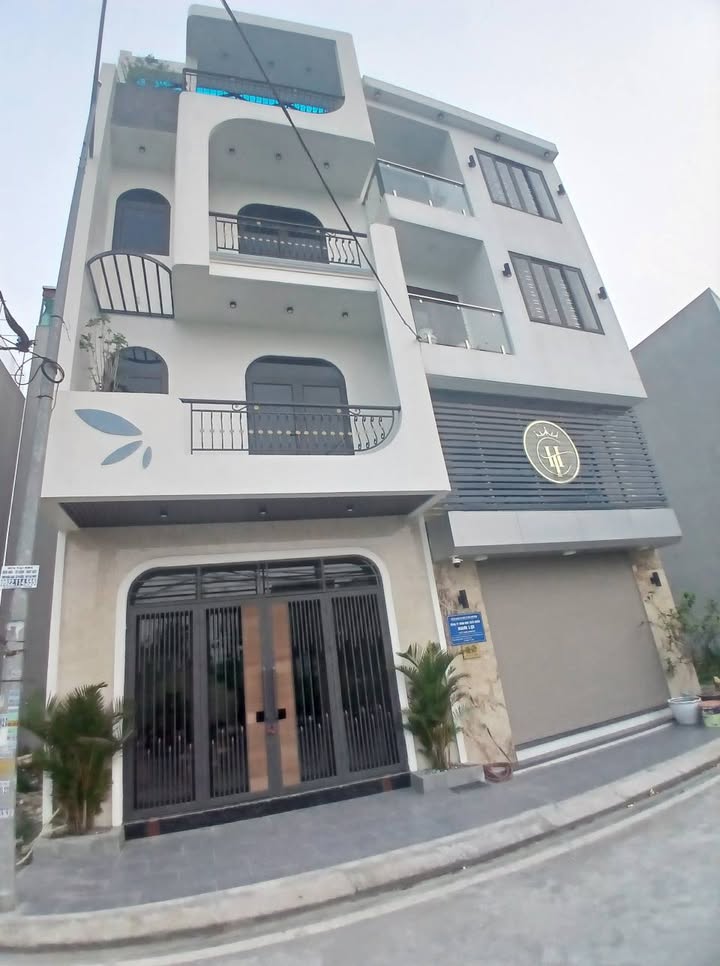 Nhà 4 Tầng Đẹp 63m² Khu ĐT Mỹ Trung, Nam Định - Giá 4.7 Tỷ