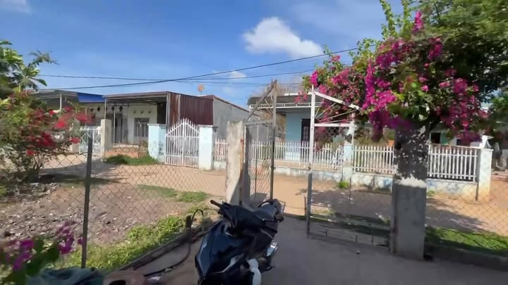 Đất Tặng Nhà Đẹp 162m² Mặt Đường Bê Tông Nam Dong, Đắk Nông - 800 Triệu