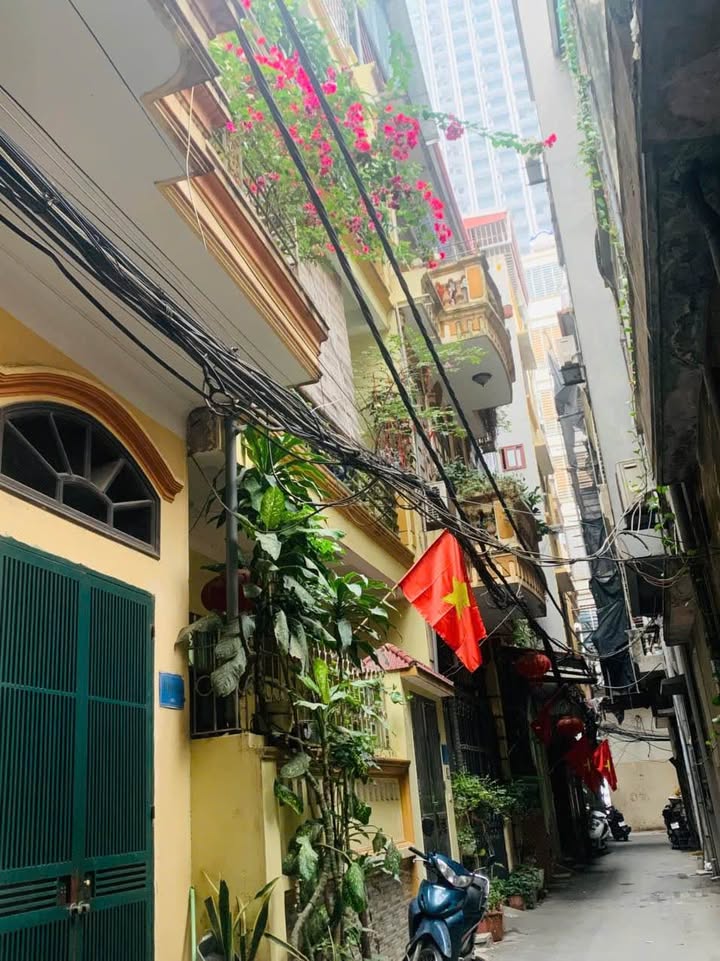 Nhà 5 tầng Nguyễn Khuyến, Văn Quán - 55m² Sổ đỏ, Gần Mặt Đường Lớn