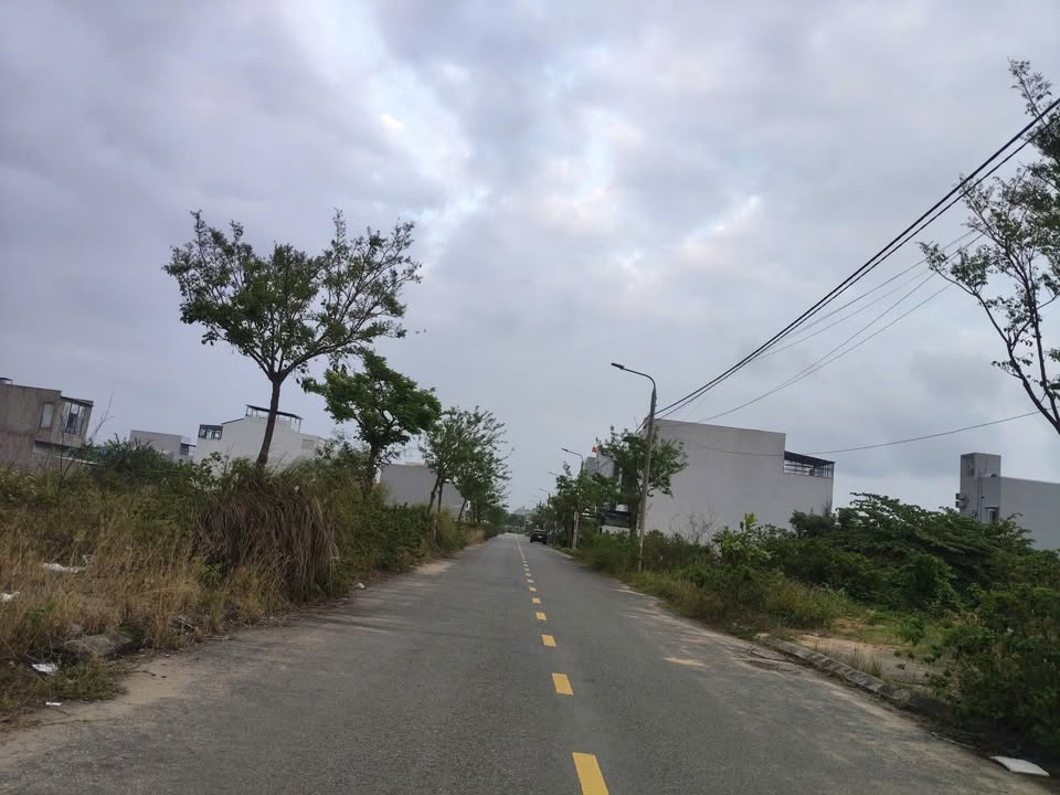 Bán Đất Mặt Tiền Đầm Sen - Hòa Quý, Đà Nẵng, 100m², 6 Tỷ