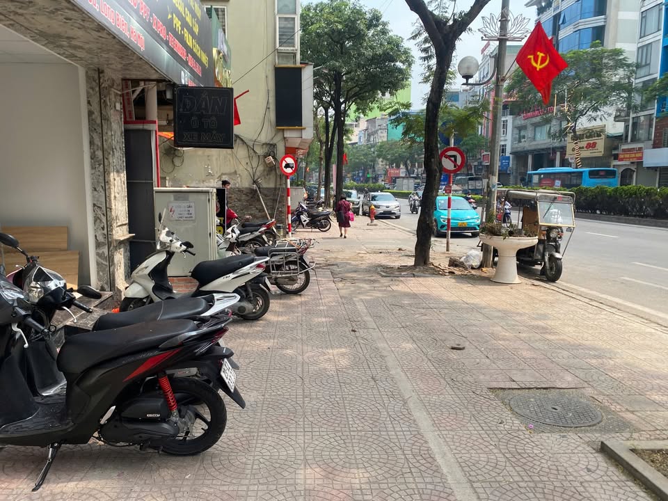 Mặt Bằng Kinh Doanh Mặt Tiền 4.5m Nguyễn Văn Cừ, Long Biên - 45m²