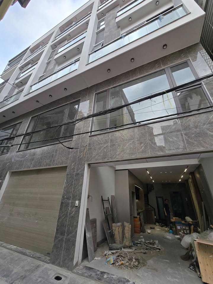 Bán Gấp Nhà 6 Tầng Thang Máy Phường Thạch Bàn, Long Biên - 50m² Vuông Vắn, Ô Tô Vào Nhà