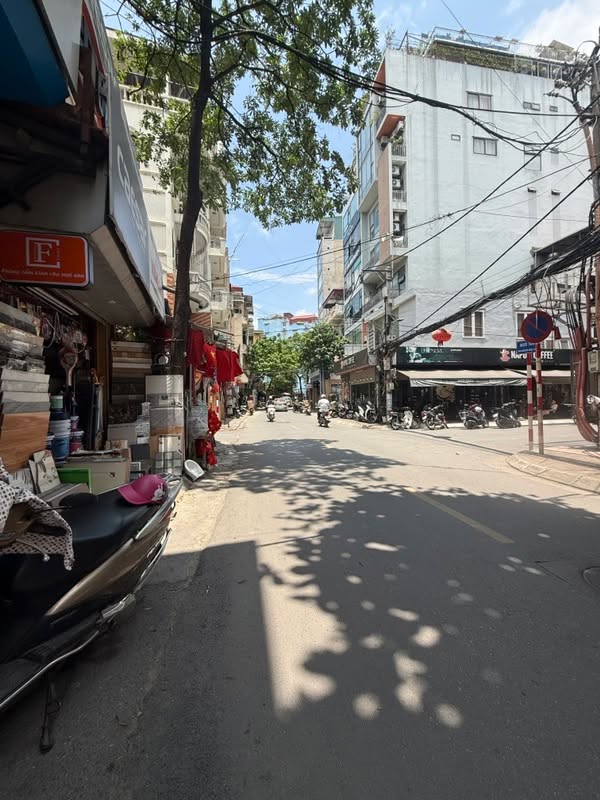 Nhà Phố Nguyễn Ngọc Nại 42m² - Kinh Doanh Đắc Lợi, Oto Đỗ Cửa, 11.2 Tỷ