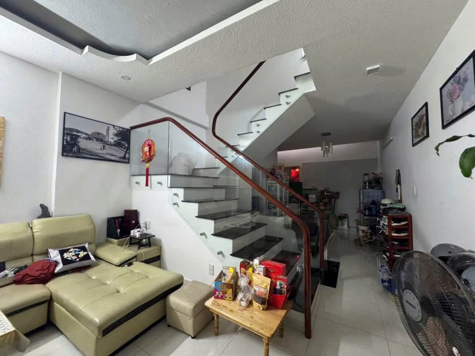 Nhà 3 Tầng Nguyễn Trung Trực Đà Lạt 65m² - Sổ Riêng Hoàn Công - Ô Tô Tận Nhà