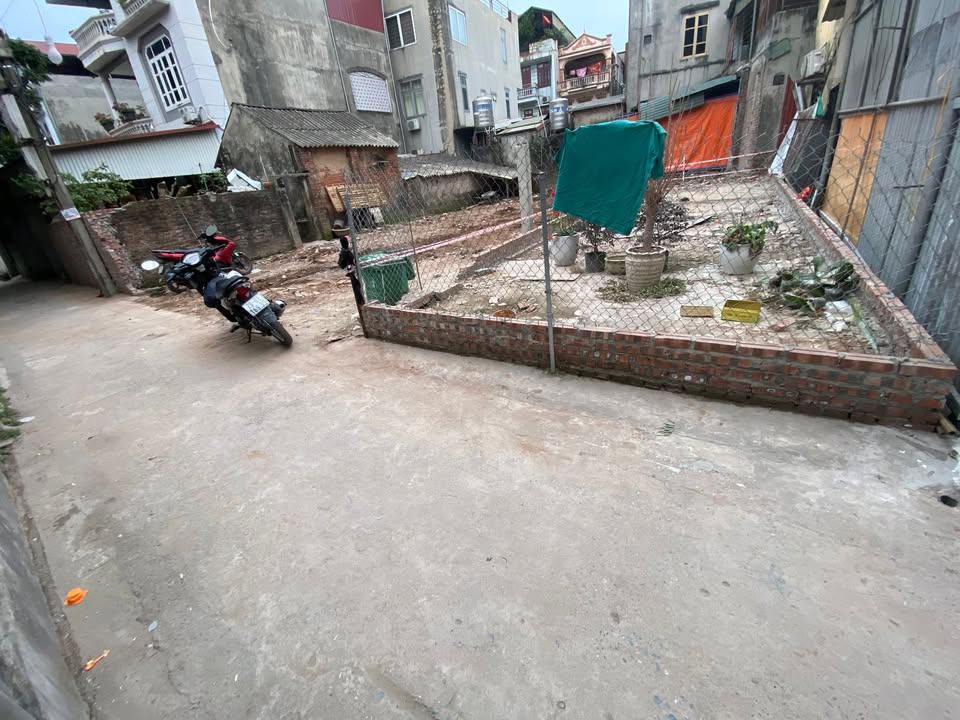 Bán đất Ngọc Thụy, Long Biên 61m² - Ô tô vào tận đất, giá 8.x tỷ