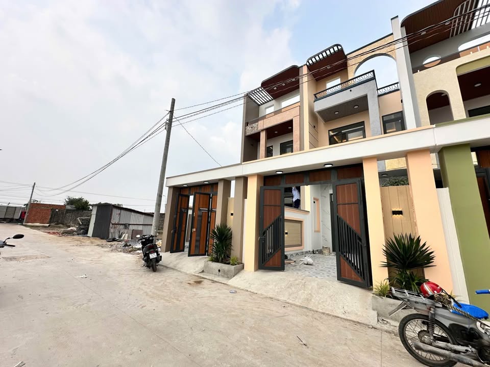Nhà Long Hòa, Cần Đước - 130m² Sổ Hồng Riêng, 3 Tỷ 080 Triệu