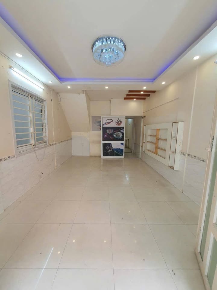 Cho thuê nhà 60m² Quận Bình Thạnh, Hẻm xe hơi - Thích hợp VP, Spa