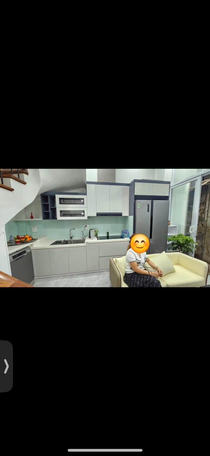 Nhà 5 tầng Hoàng Hoa Thám, 33m² - Ngõ thông, gần Hồ Tây, sẵn ở ngay!