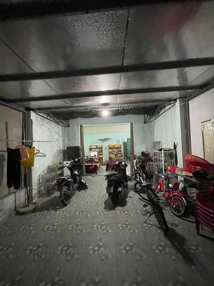 Cho thuê kho 140m² mặt tiền đường 7.5m Hòa Xuân - Giá 12.5 triệu/tháng