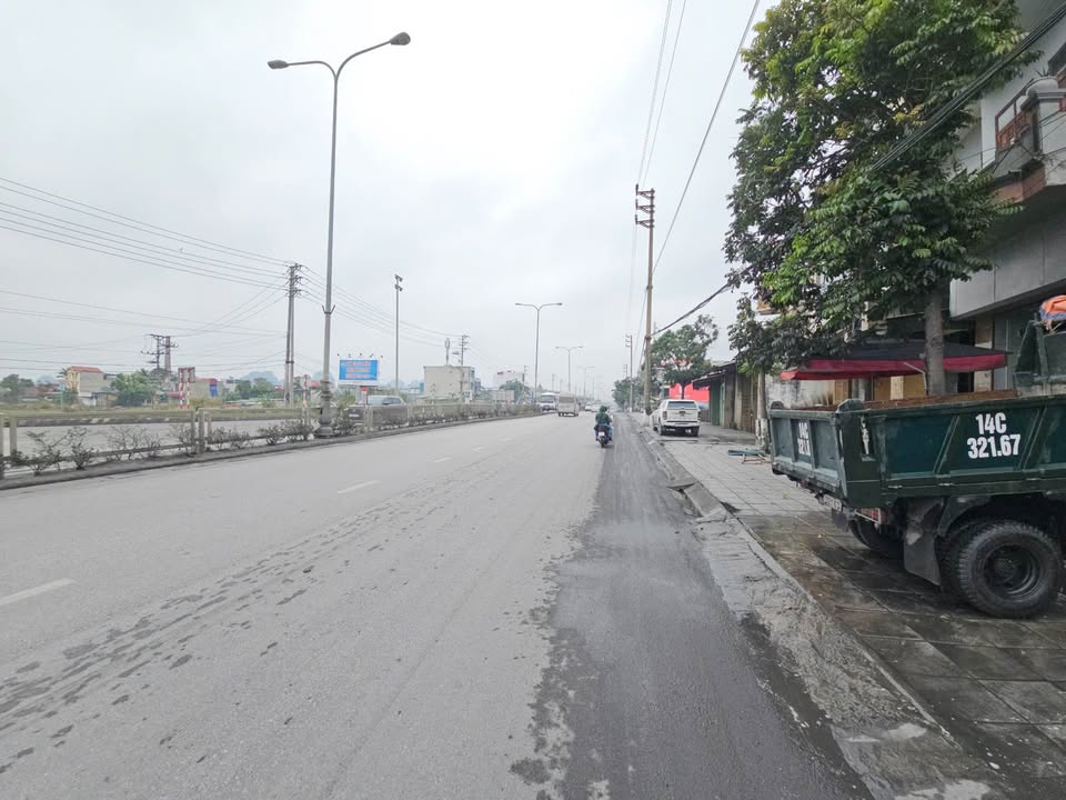 Mặt Tiền Quốc Lộ Hạ Long - Đất Tặng Nhà KD 81m² - Giá 2 Tỷ