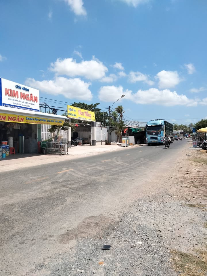 Bán đất tặng nhà mặt tiền Phạm Hùng, Sóc Trăng - 430.9m² - 2.5 tỷ