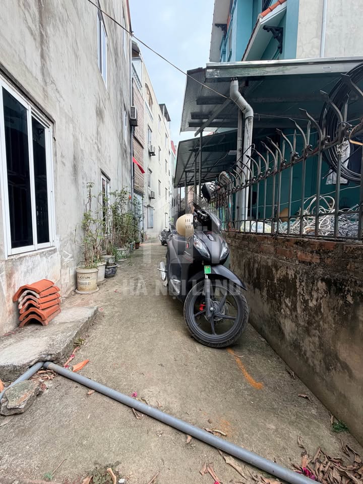 Bán đất Xuân Phương 50m² - Sổ đỏ chính chủ, gần ĐH Công nghiệp Hà Nội