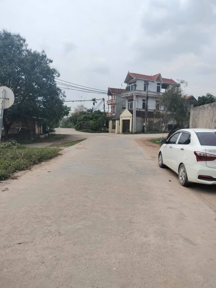 Nhà Mặt Tiền 111m² Kinh Doanh - Hợp Đức, Tân Yên, Bắc Giang - 800 Triệu