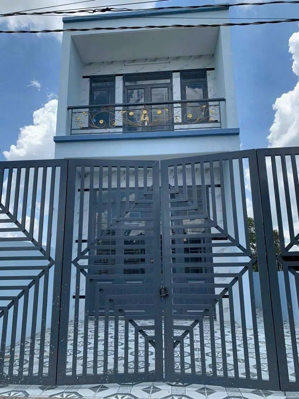 Nhà riêng Đức Hòa 128m² giá 1.7 tỷ - Sổ hồng sẵn, giá tốt!