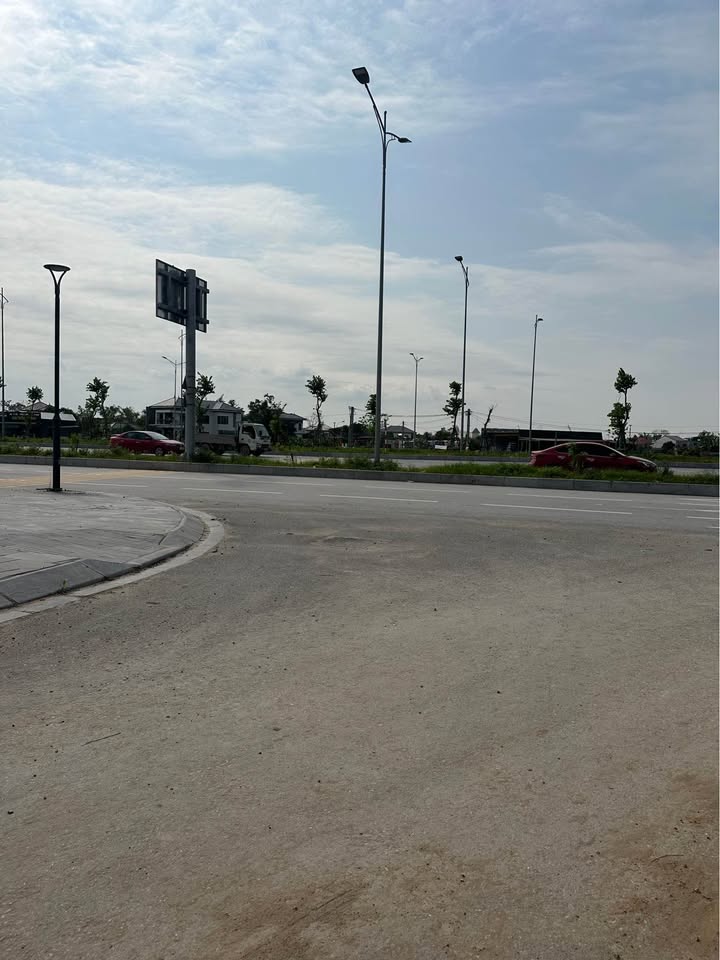 Đất Nghi Đồng 129m² Hướng Nam - Giá 3.9 Tỷ, Đường 5m Thông Thoáng