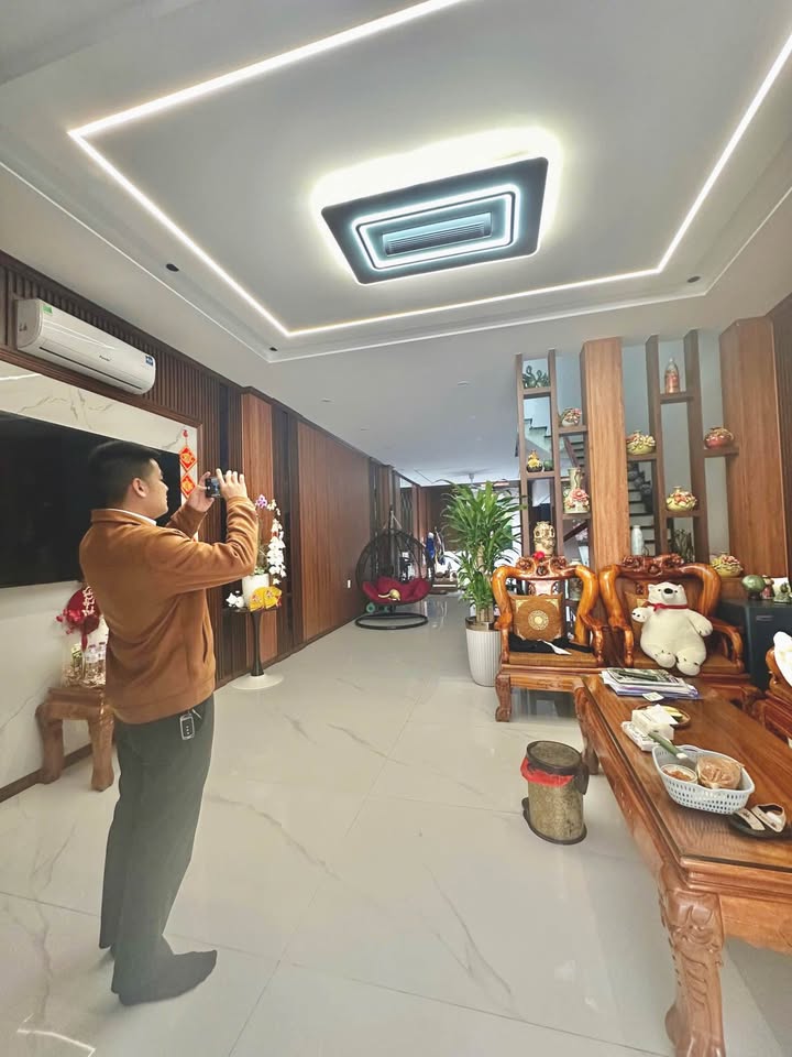 Nhà 3 Tầng Phường Phan Đình Phùng - 100m², Full Nội Thất Cao Cấp, Giá 6.15 Tỷ