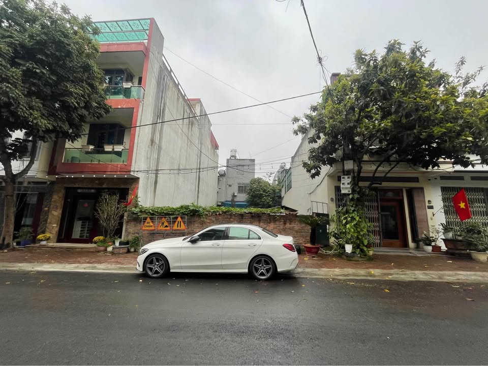 Đất Vàng Phố Đô Đốc Lộc, Lào Cai - 220m², Sổ Đỏ Chính Chủ, Giá Tốt