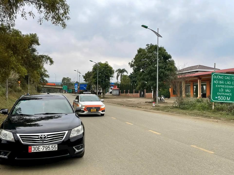 Đất nền Cam Đường, Lào Cai 100m² - Sổ hồng sẵn, giá 1.39 tỷ