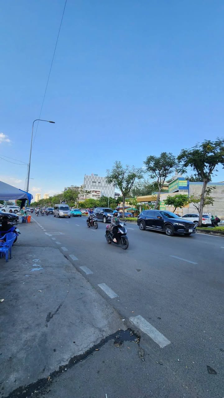 Đất Vàng Trần Não Q2 - 1096m² Thổ Cư - Dòng Tiền 90tr/tháng - Giá 120 Tỷ