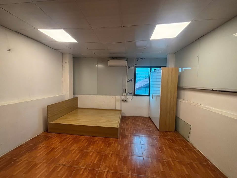 Cho thuê nhà ngõ 337 Phạm Văn Đồng, Cầu Giấy - 3.2 Triệu/Tháng, Full Nội Thất